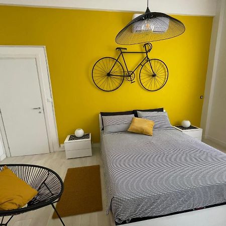 Апартаменты Casa Arcobaleno Вентимилья Экстерьер фото