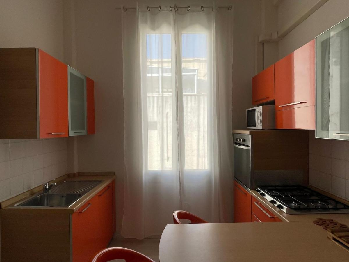 Апартаменты Casa Arcobaleno Вентимилья Экстерьер фото